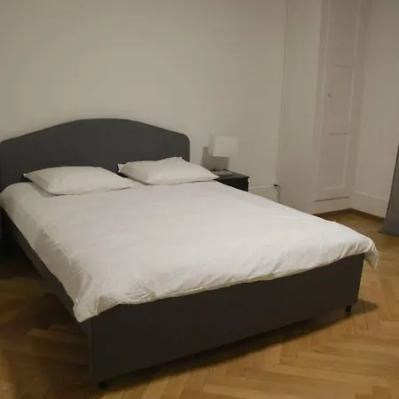 In Loriplatz Apartment