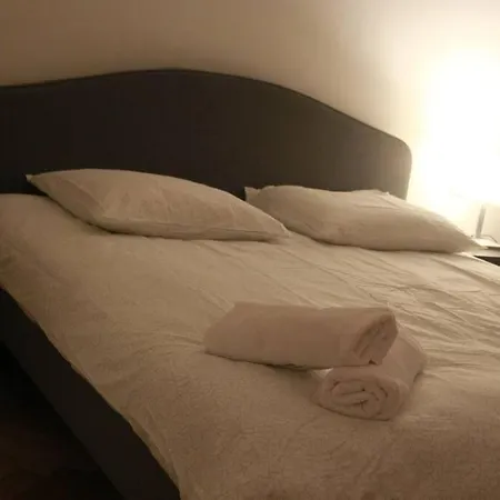 In Loriplatz Apartment *